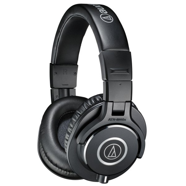 Audio technica ath m40x headphone